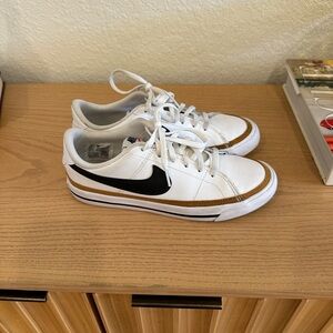 Nike Big Kids Court Legacy Sneakers